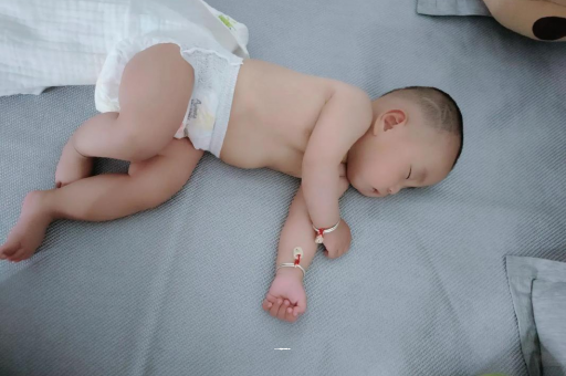 云浮宝宝积食发烧怎么处理